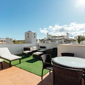 Apartamento 2bdr Penthouse, Naranjos, W/pool, 2km P.banus, Marbella